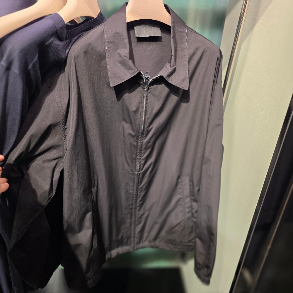 [아울렛] 프라다 삼각로고 코튼 남성 블루종 자켓 SGC531