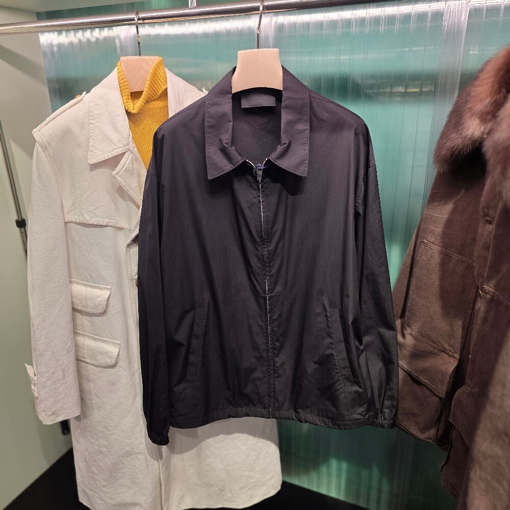 [아울렛] 프라다 삼각로고 코튼 남성 블루종 자켓 SGC531