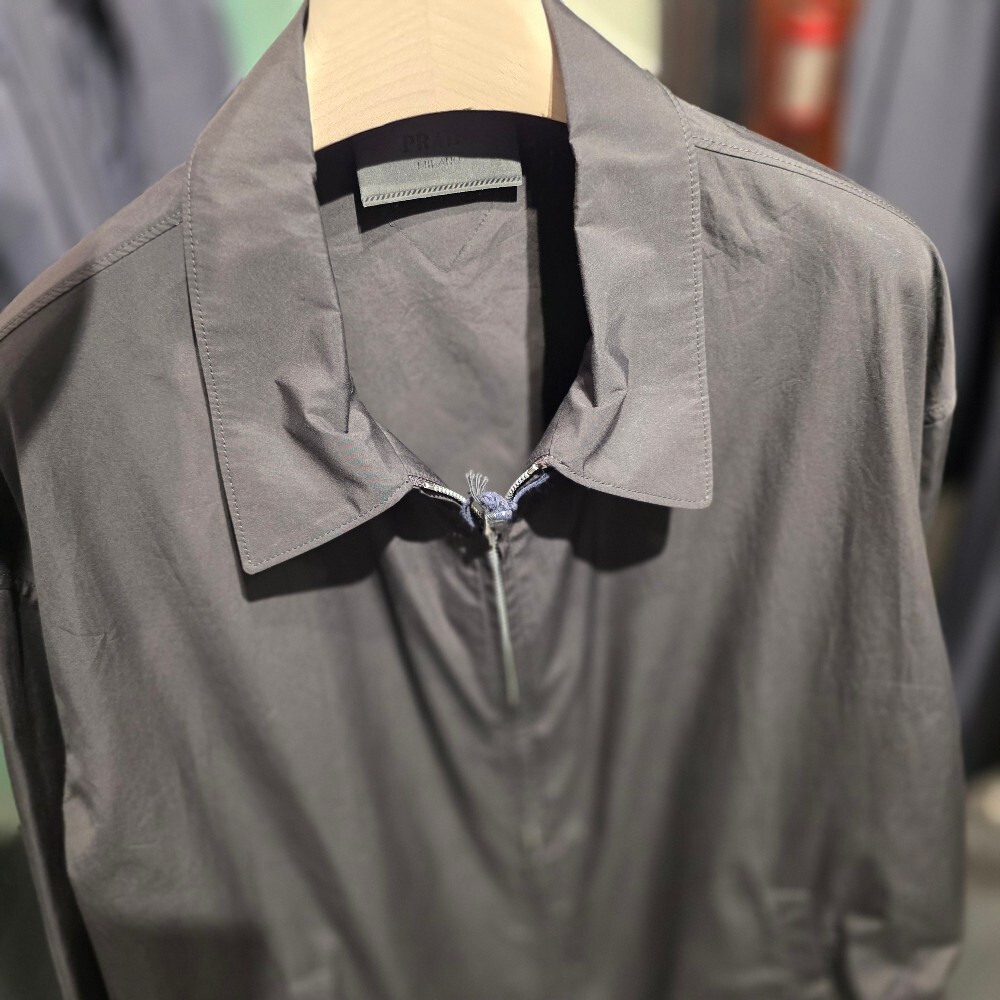 [아울렛] 프라다 삼각로고 코튼 남성 블루종 자켓 SGC531