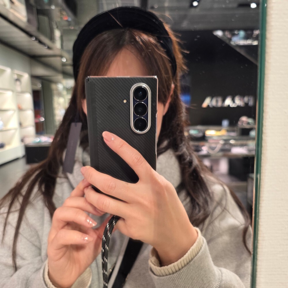 [아울렛] 프라다 삼각로고 벨벳 헤어 밴드 1IH086