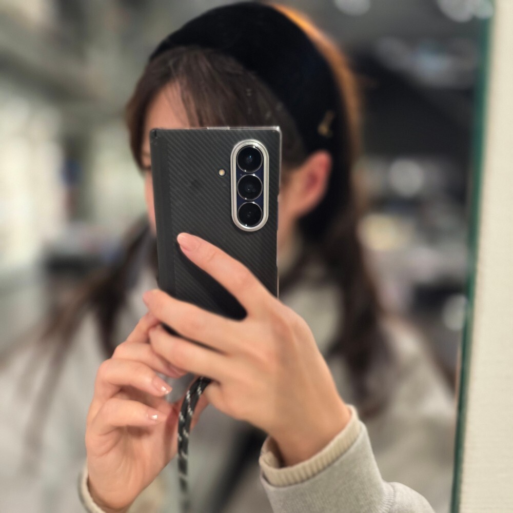 [아울렛] 프라다 삼각로고 벨벳 헤어 밴드 1IH086