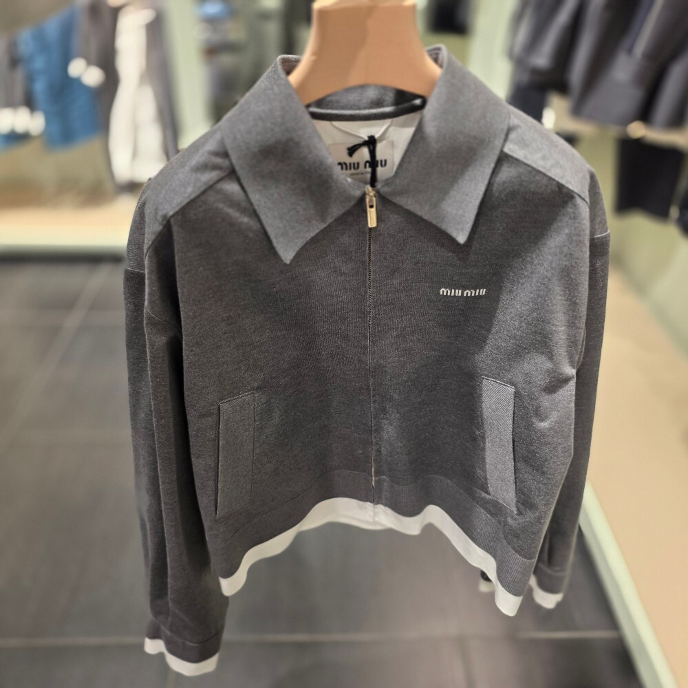 [아울렛] 미우미우 포플린 크롭 여성 자켓 ML1131