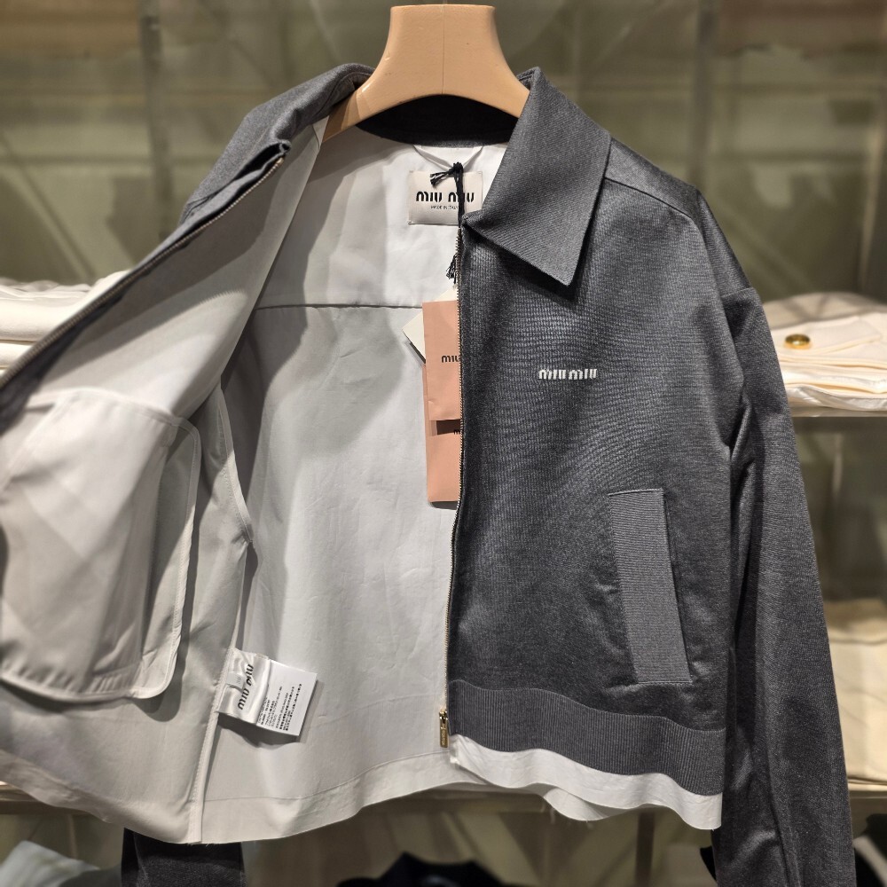 [아울렛] 미우미우 포플린 크롭 여성 자켓 ML1131