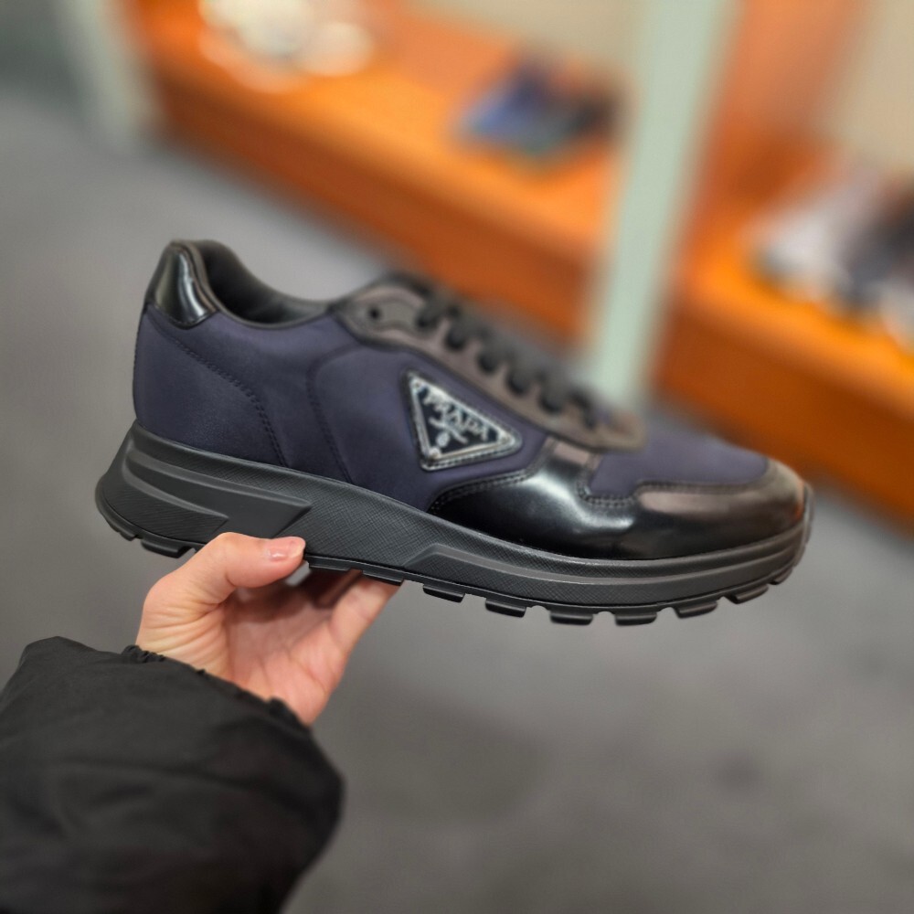 [아울렛] 프라다 프락스 01 리나일론 남성 스니커즈 2EE369