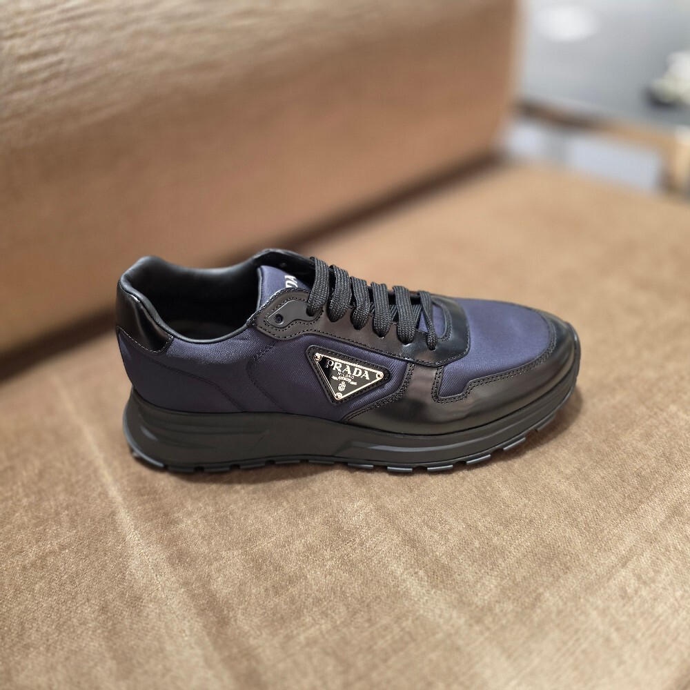 [아울렛] 프라다 프락스 01 리나일론 남성 스니커즈 2EE369