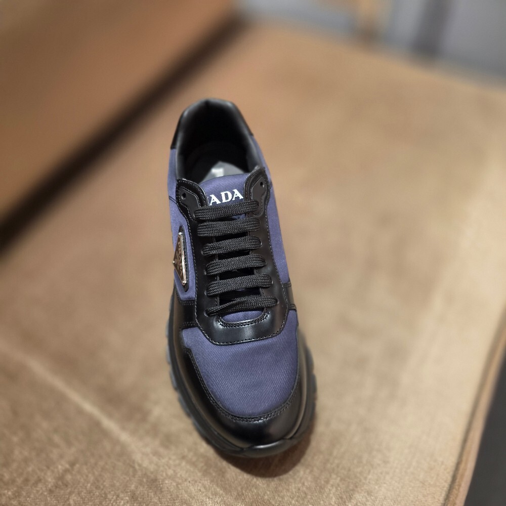 [아울렛] 프라다 프락스 01 리나일론 남성 스니커즈 2EE369