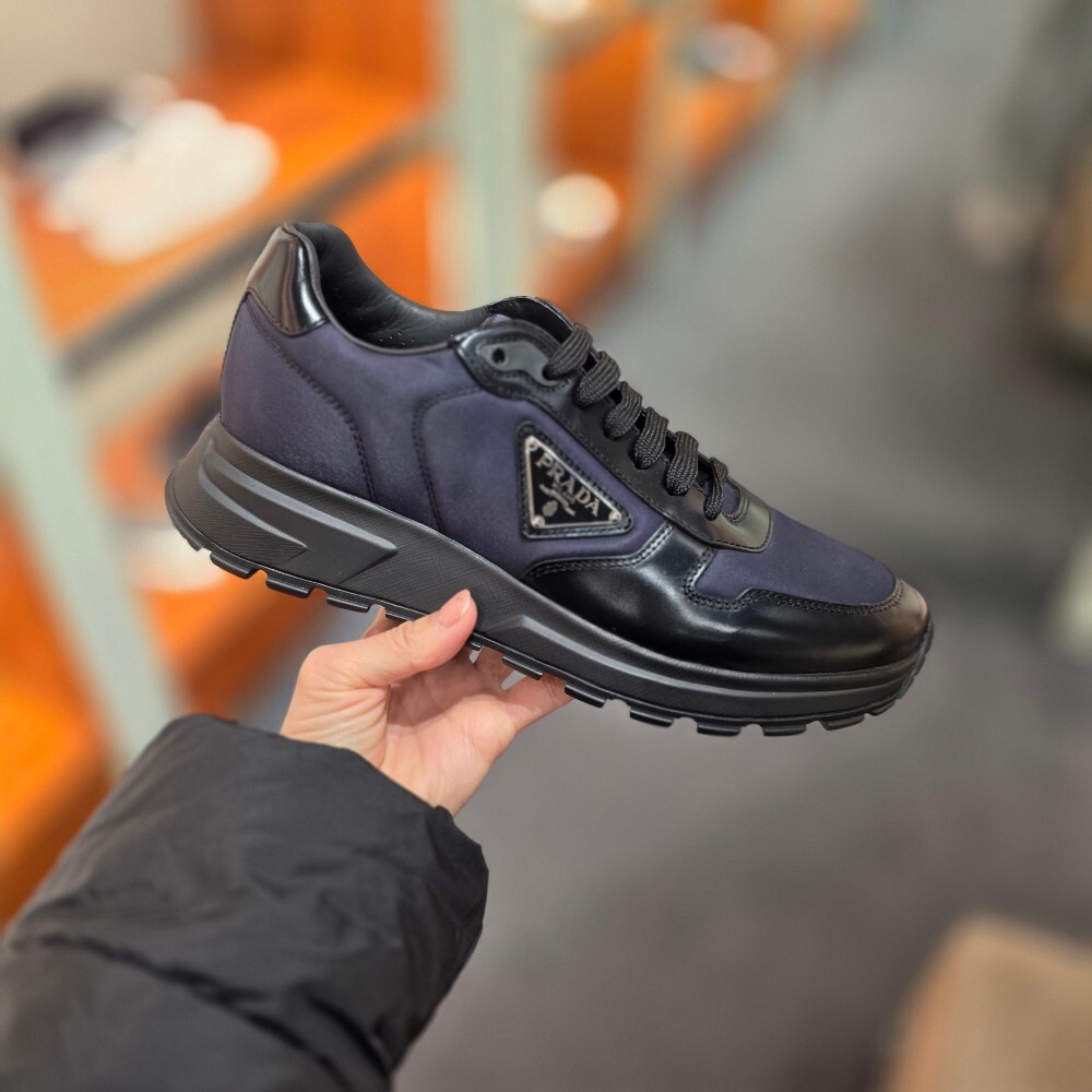 [아울렛] 프라다 프락스 01 리나일론 남성 스니커즈 2EE369