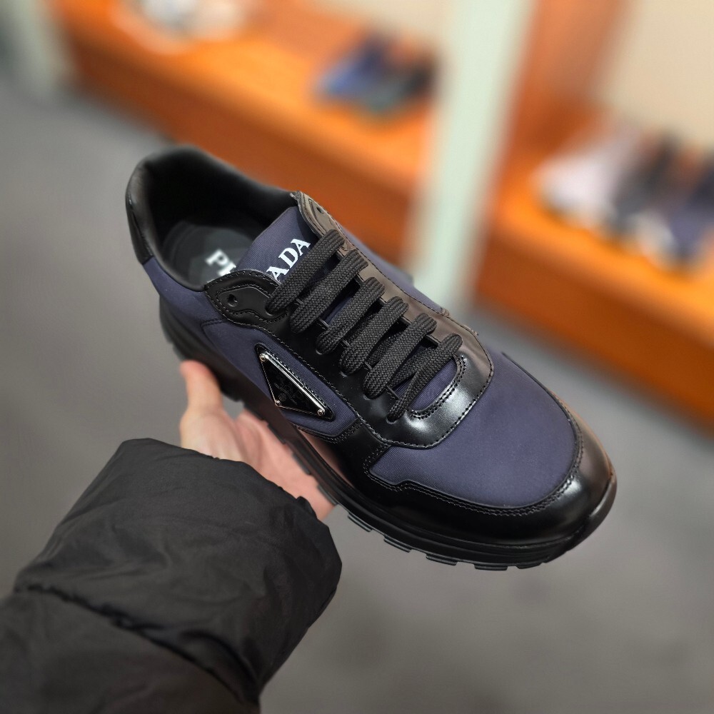 [아울렛] 프라다 프락스 01 리나일론 남성 스니커즈 2EE369