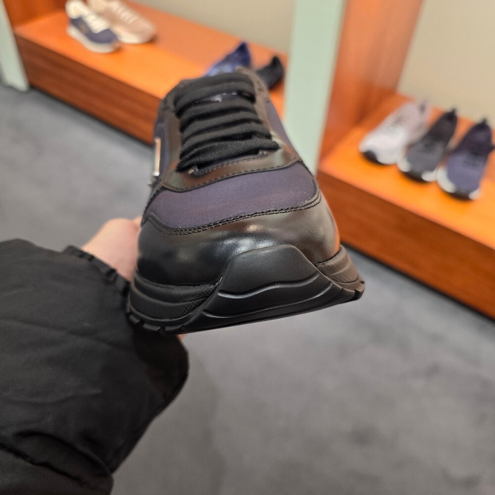 [아울렛] 프라다 프락스 01 리나일론 남성 스니커즈 2EE369