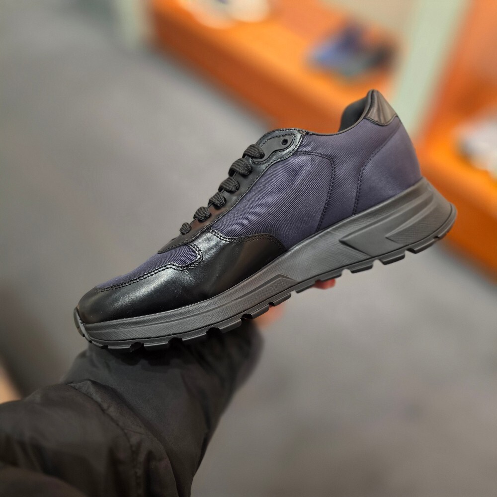 [아울렛] 프라다 프락스 01 리나일론 남성 스니커즈 2EE369