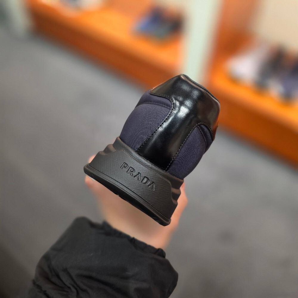 [아울렛] 프라다 프락스 01 리나일론 남성 스니커즈 2EE369