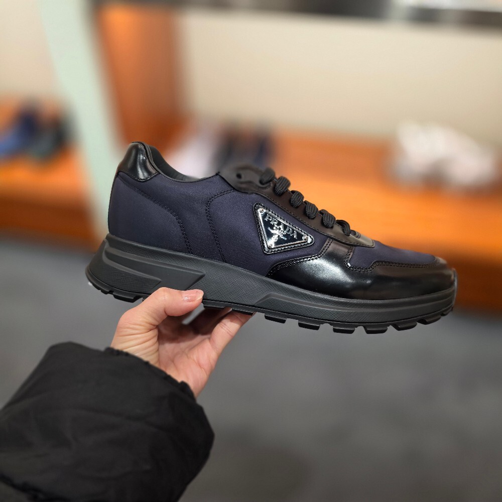 [아울렛] 프라다 프락스 01 리나일론 남성 스니커즈 2EE369