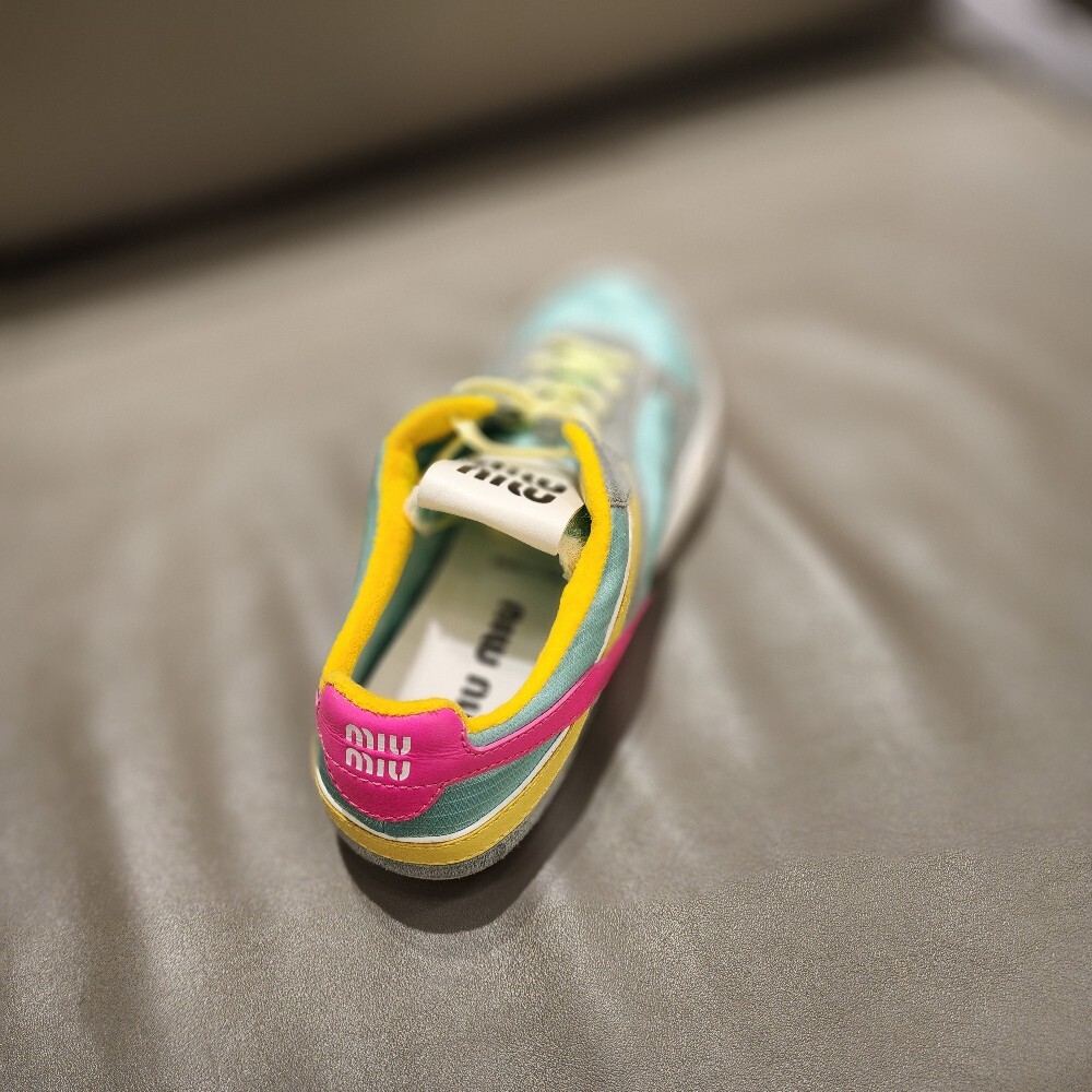 [아울렛] 미우미우 지나지움 테그니컬 여성 스니커즈 5E428E