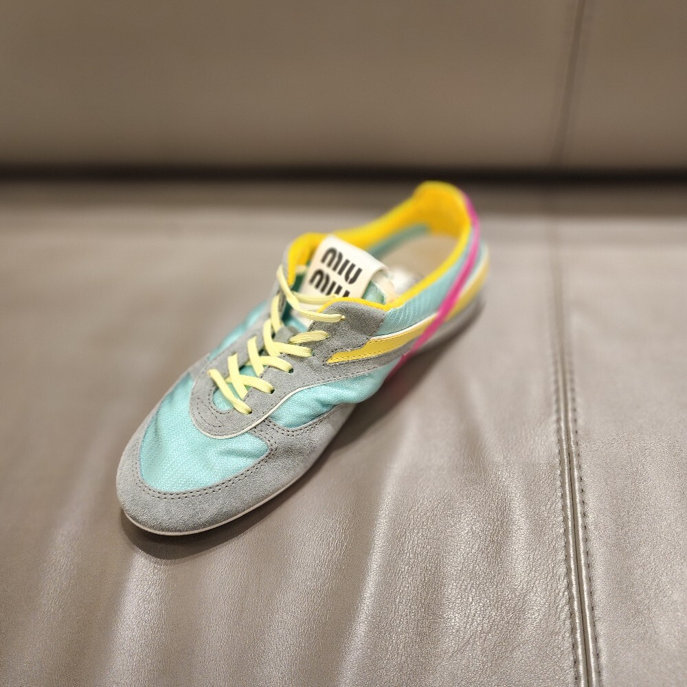 [아울렛] 미우미우 지나지움 테그니컬 여성 스니커즈 5E428E