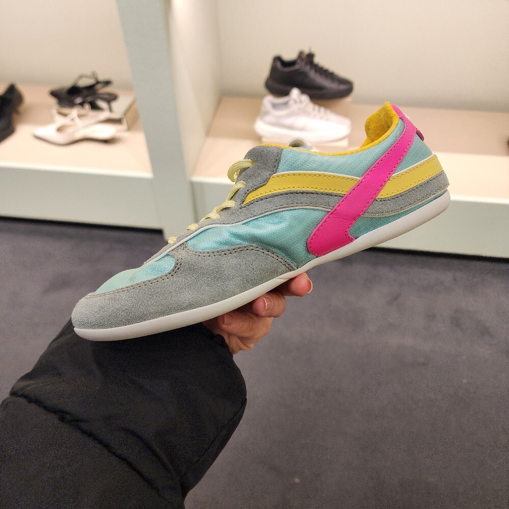 [아울렛] 미우미우 지나지움 테그니컬 여성 스니커즈 5E428E