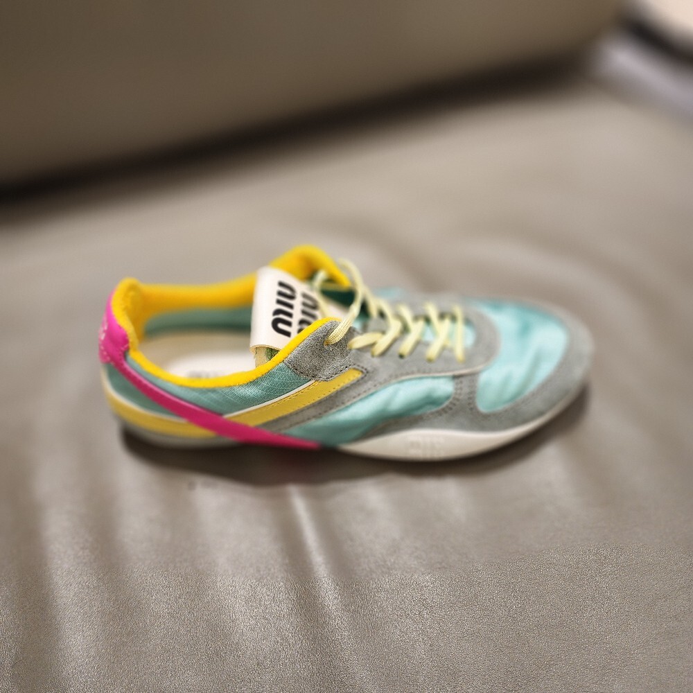 [아울렛] 미우미우 지나지움 테그니컬 여성 스니커즈 5E428E