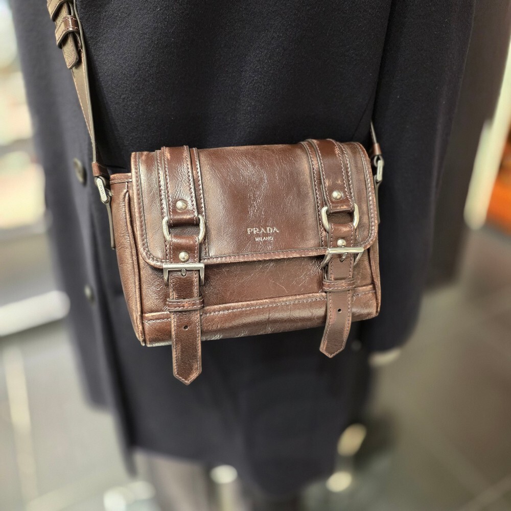 [아울렛] 프라다 버클 크로스바디백 2VD078