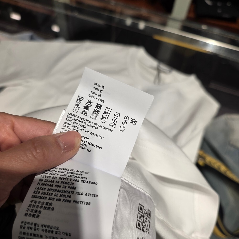 [아울렛] 프라다 삼각로고 코튼 남성 반팔 티셔츠 UJN656