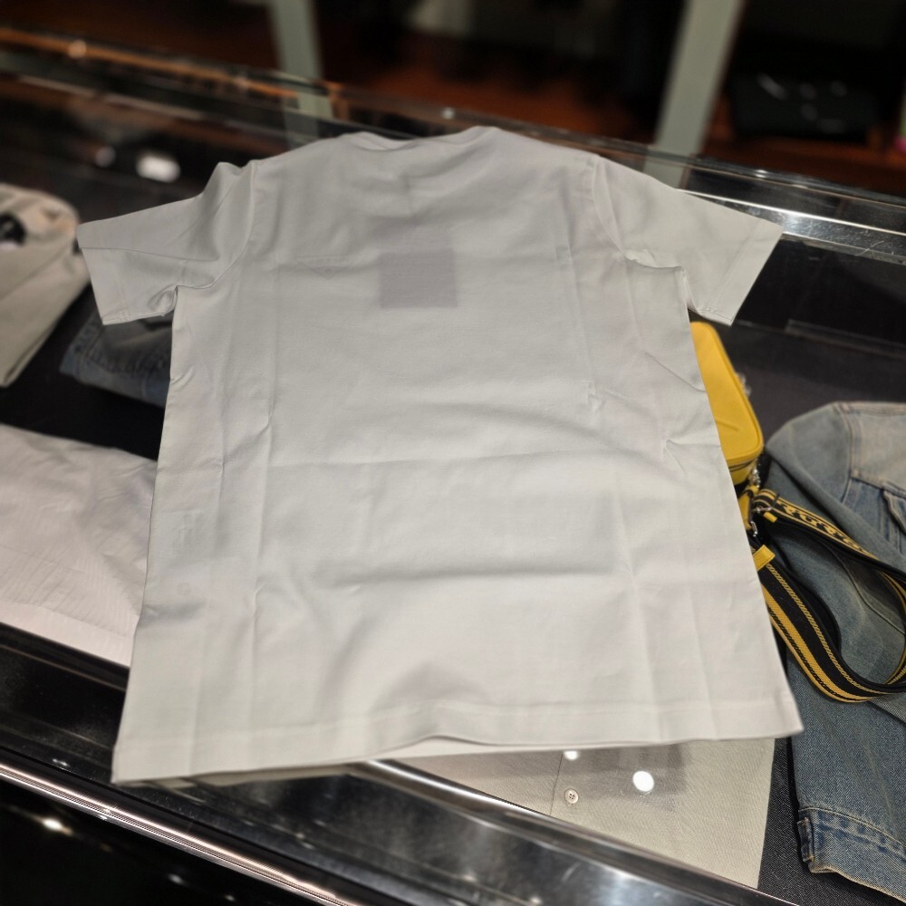 [아울렛] 프라다 삼각로고 코튼 남성 반팔 티셔츠 UJN656