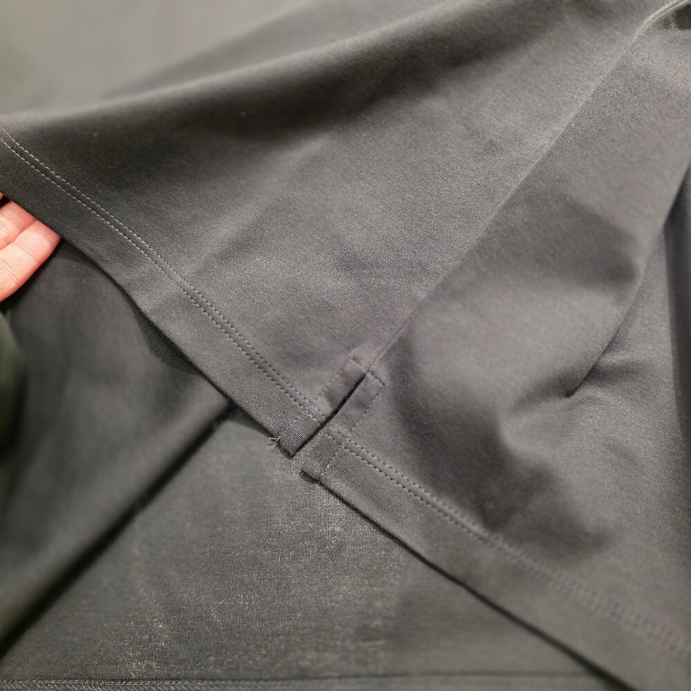 [아울렛] 프라다 포켓 코튼 남성 베이직 반팔 티셔츠 UJN658