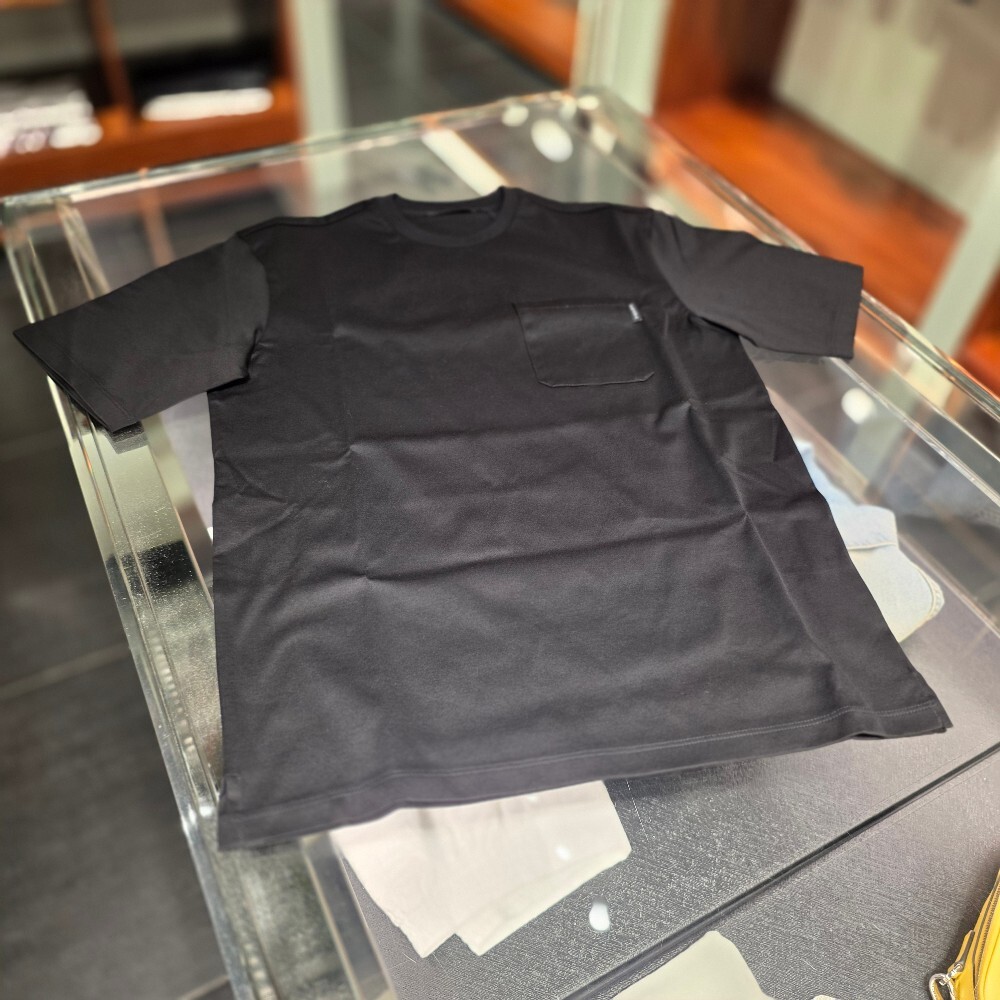 [아울렛] 프라다 포켓 코튼 남성 베이직 반팔 티셔츠 UJN658