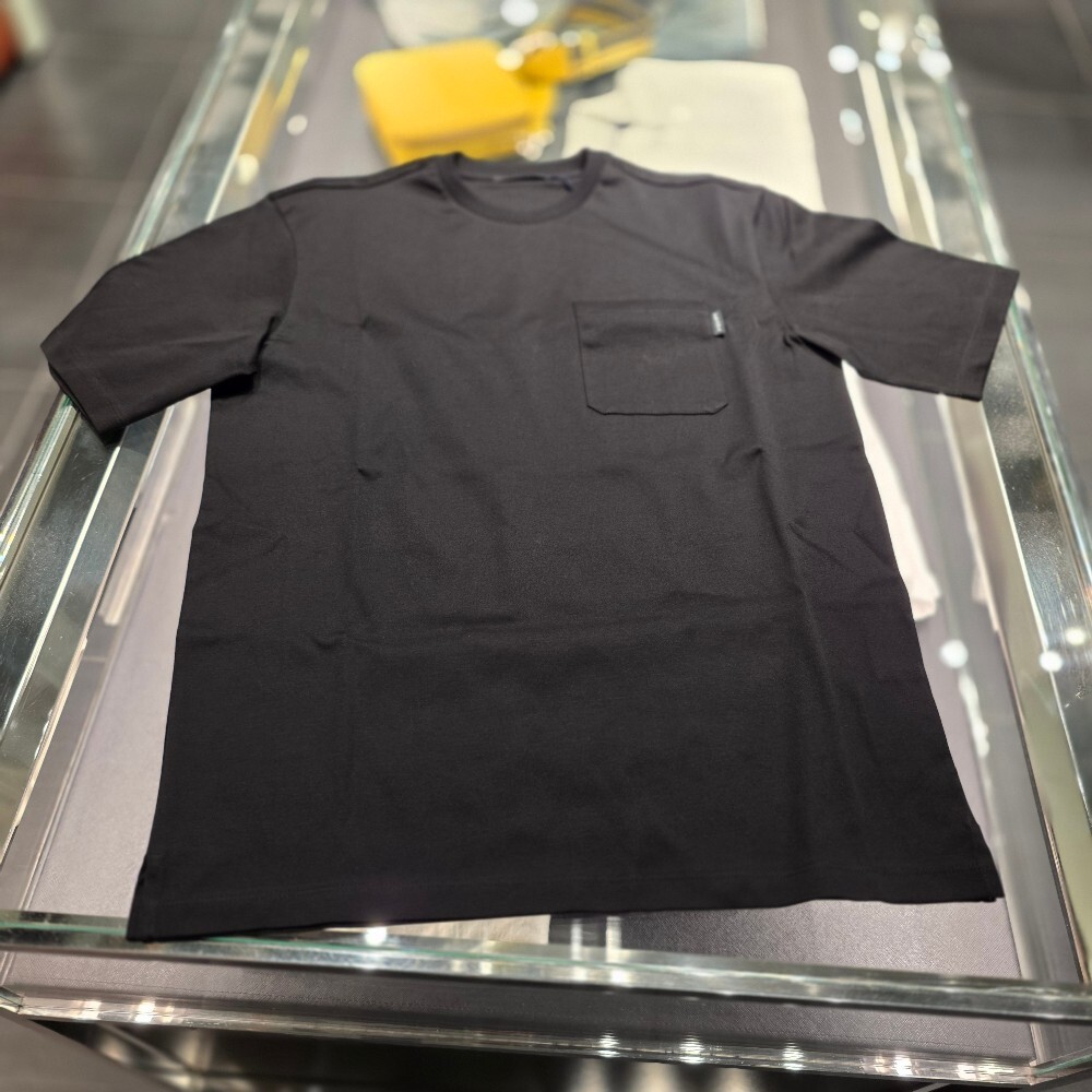 [아울렛] 프라다 포켓 코튼 남성 베이직 반팔 티셔츠 UJN658