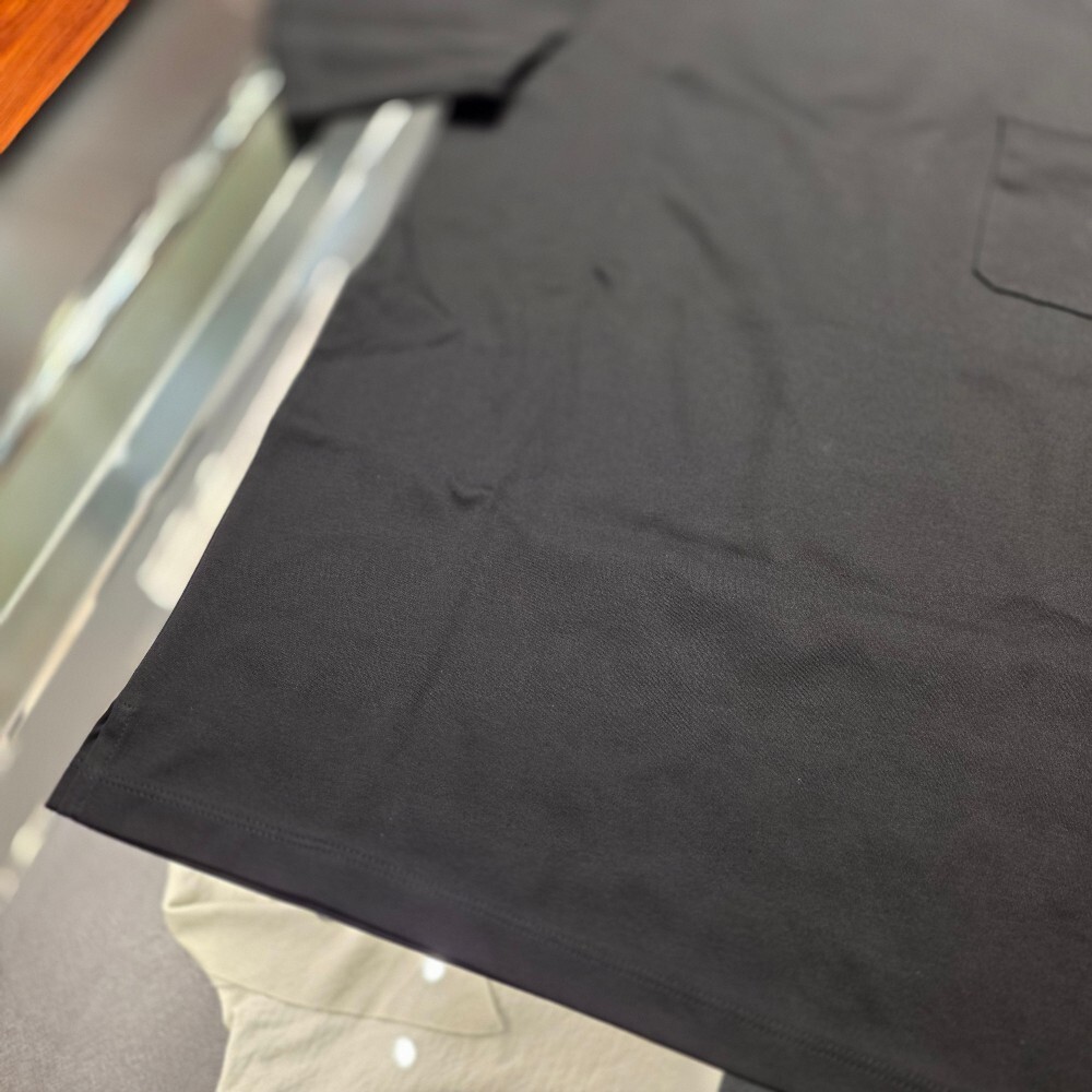 [아울렛] 프라다 포켓 코튼 남성 베이직 반팔 티셔츠 UJN658