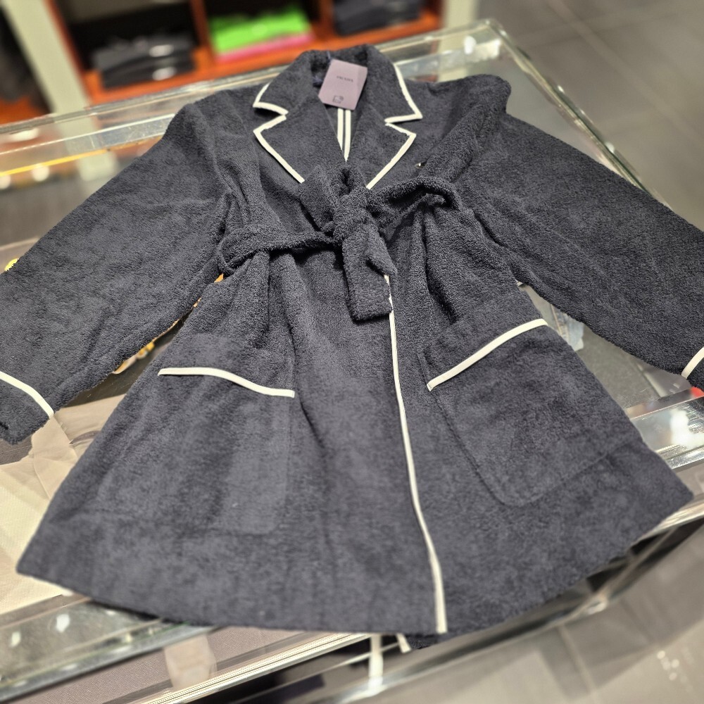 [아울렛] 프라다 삼각로고 테리 클로스 가운 VT6060