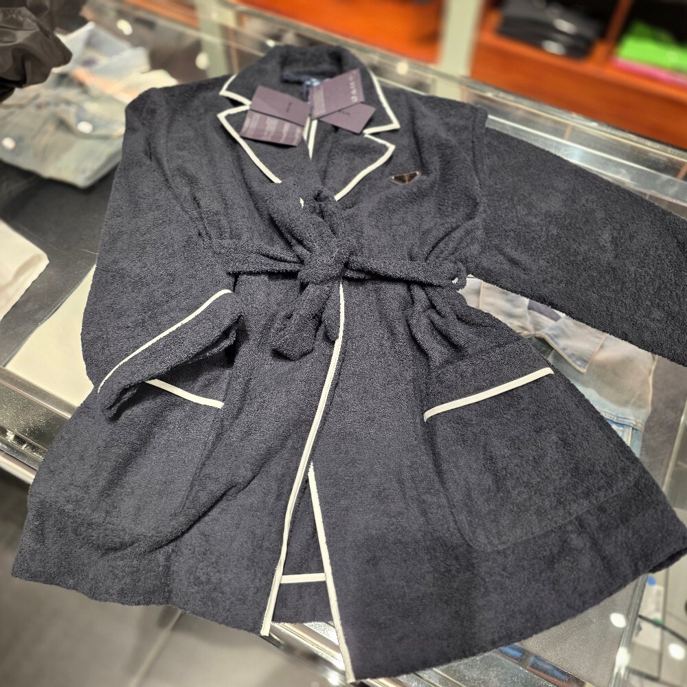 [아울렛] 프라다 삼각로고 테리 클로스 가운 VT6060