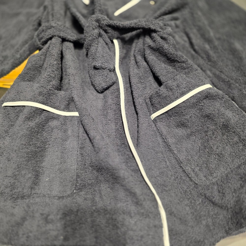 [아울렛] 프라다 삼각로고 테리 클로스 가운 VT6060