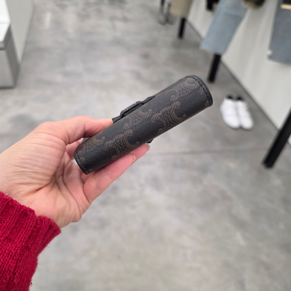 [아울렛] 셀린느트리옹프 캔버스 반지갑 10H482DB7.38SI