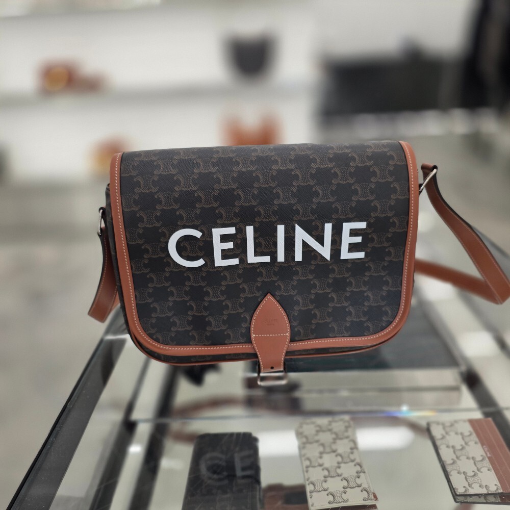 [아울렛] 셀린느 트리옹프 캔버스 폴코 메신저백 193902BZK.04LI