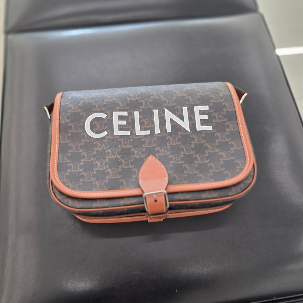 [아울렛] 셀린느 트리옹프 캔버스 폴코 메신저백 193902BZK.04LI