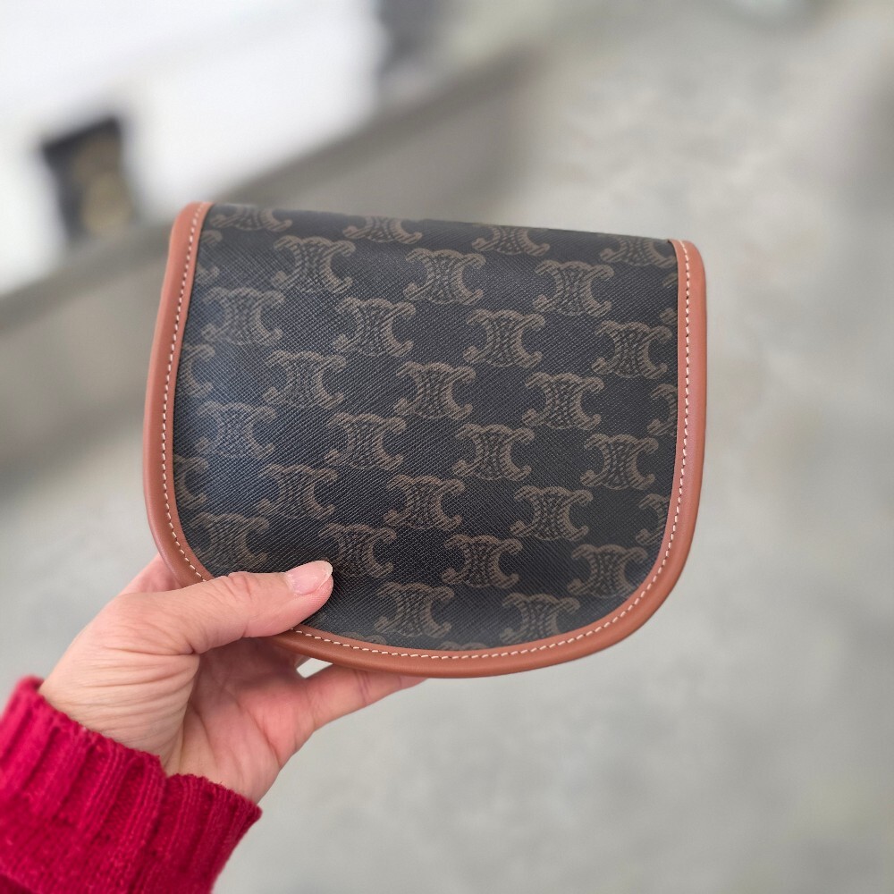 [아울렛] 셀린느트리옹프캔버스미니베사체백 196702BZJ.04LU