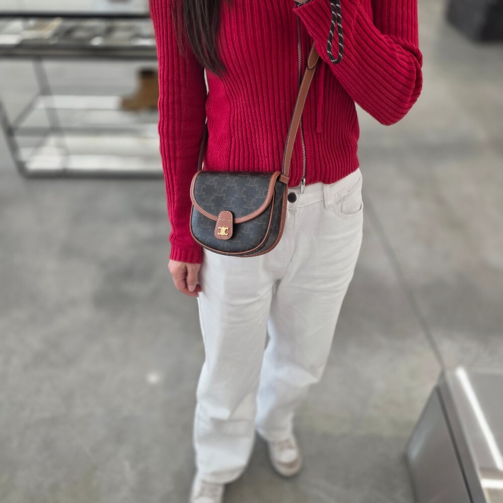 [아울렛] 셀린느트리옹프캔버스미니베사체백 196702BZJ.04LU