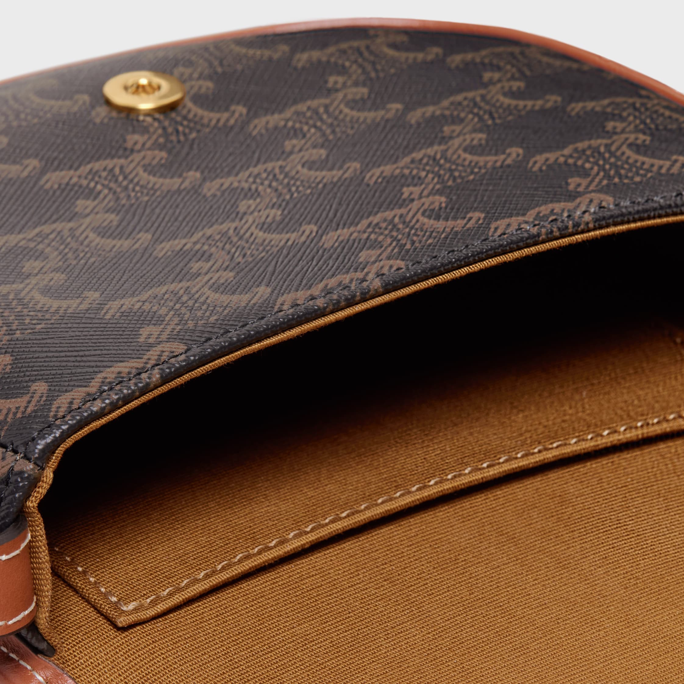 [아울렛] 셀린느트리옹프캔버스미니베사체백 196702BZJ.04LU