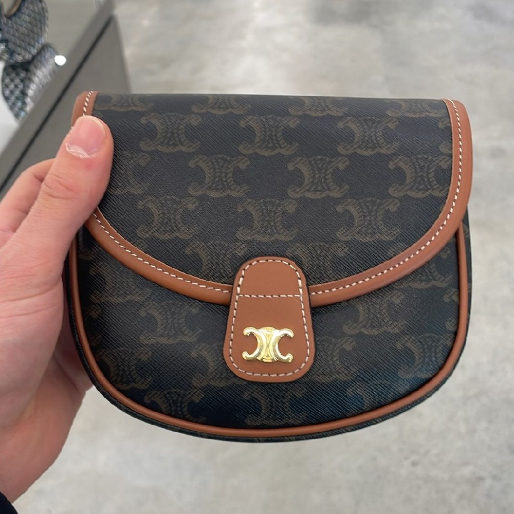 [아울렛] 셀린느트리옹프캔버스미니베사체백 196702BZJ.04LU