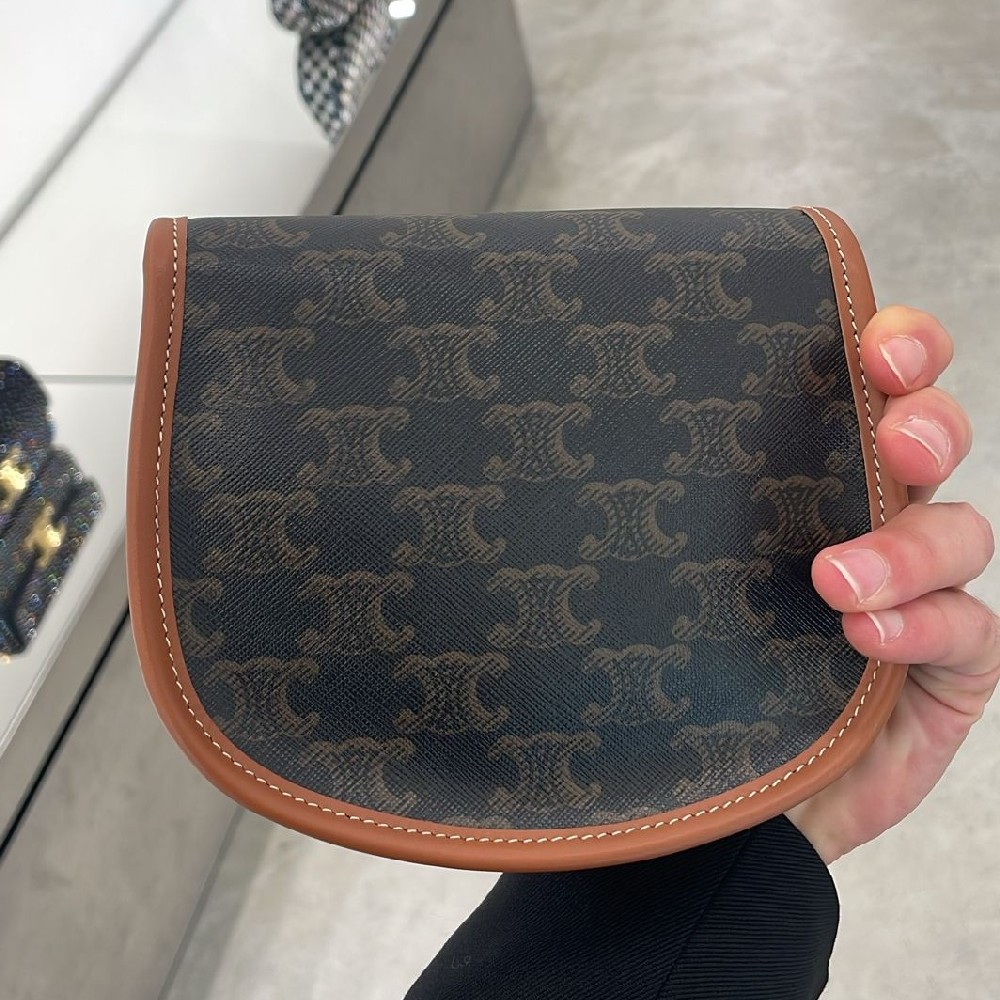 [아울렛] 셀린느트리옹프캔버스미니베사체백 196702BZJ.04LU