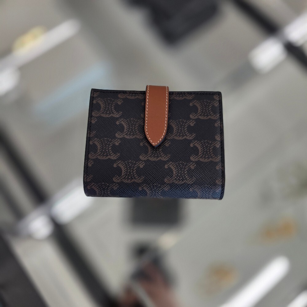 [아울렛] 셀린느 트리옹프 캔버스 스트랩 반지갑 10H262DB7.04LU