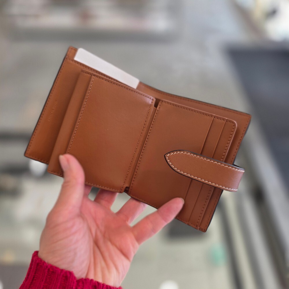 [아울렛] 셀린느 트리옹프 캔버스 스트랩 반지갑 10H262DB7.04LU