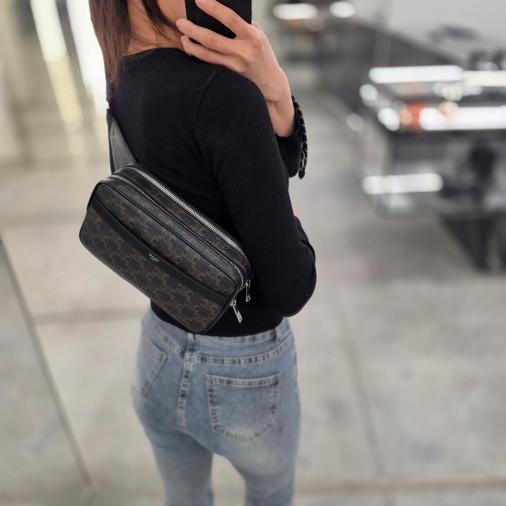 [아울렛] 셀린느 트리옹프 캔버스 슬링백 116162FWK.38SI