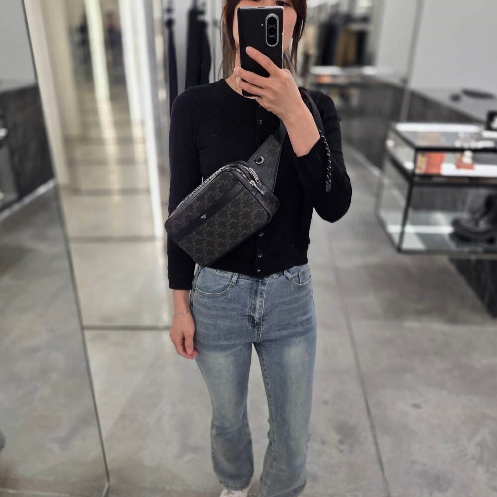 [아울렛] 셀린느 트리옹프 캔버스 슬링백 116162FWK.38SI