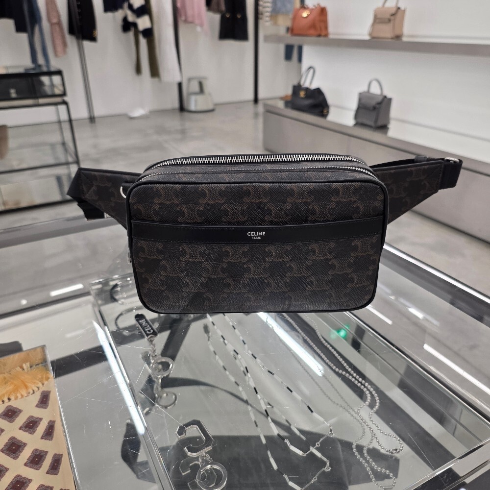 [아울렛] 셀린느 트리옹프 캔버스 슬링백 116162FWK.38SI