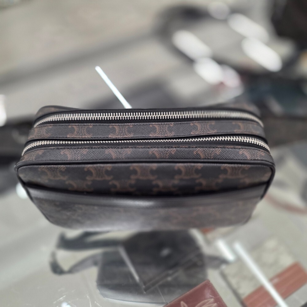 [아울렛] 셀린느 트리옹프 캔버스 슬링백 116162FWK.38SI