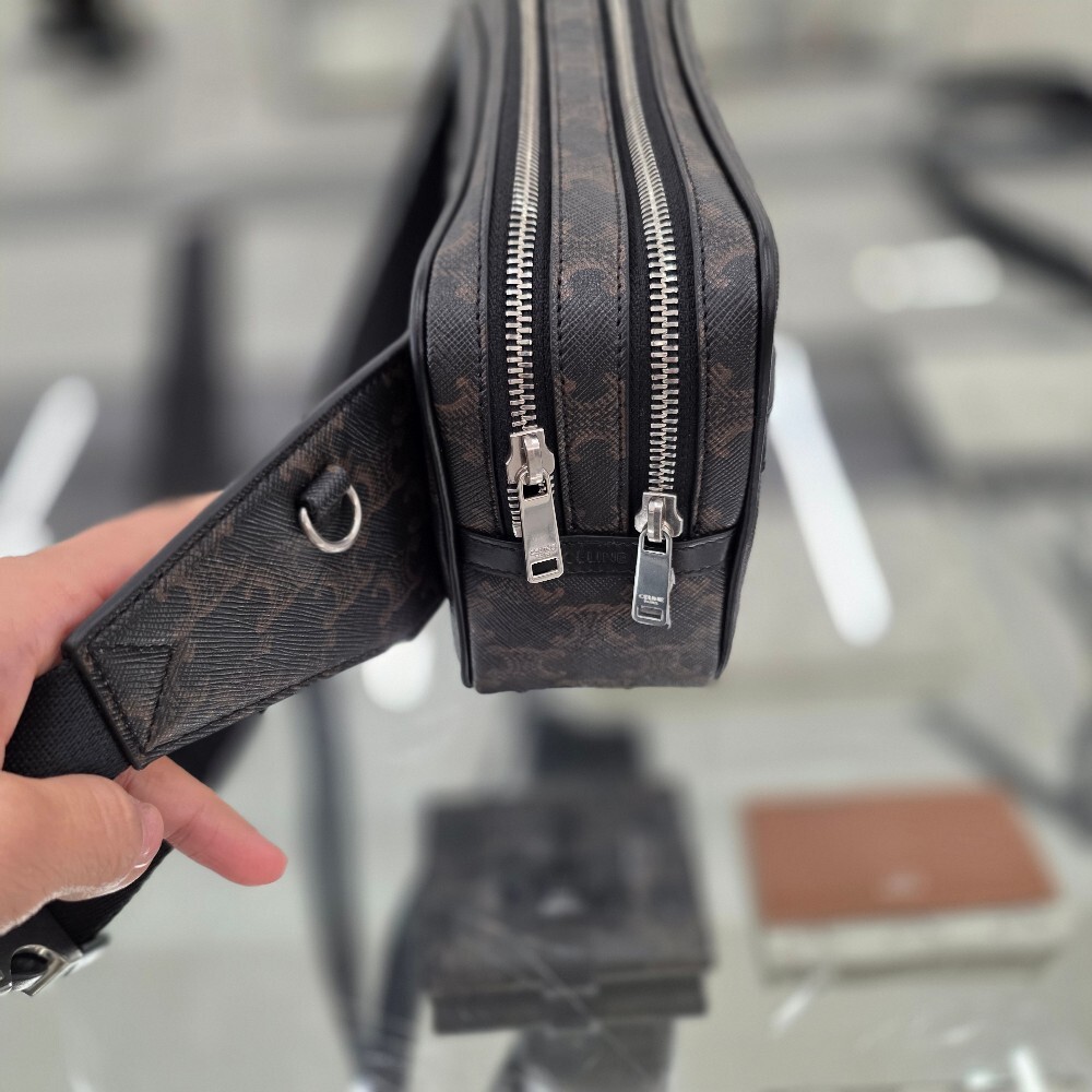 [아울렛] 셀린느 트리옹프 캔버스 슬링백 116162FWK.38SI