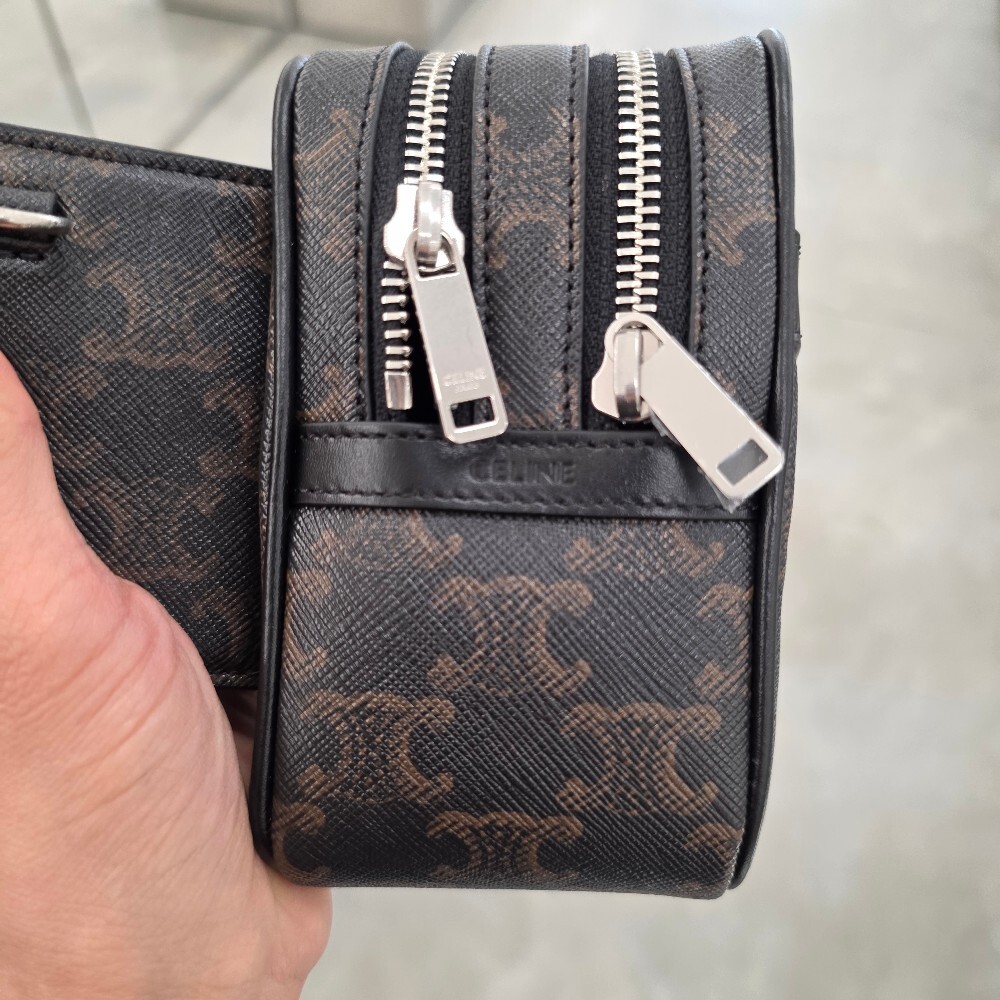 [아울렛] 셀린느 트리옹프 캔버스 슬링백 116162FWK.38SI