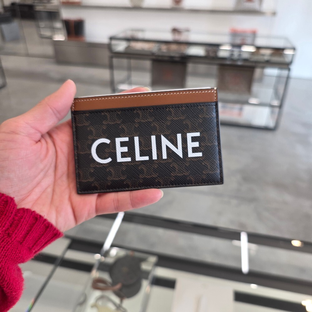 [아울렛] 셀린느 트리옹프 캔버스 카드지갑 10B702CLY.04LU