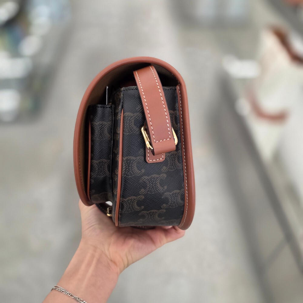 [아울렛] 셀린느 트리옹프 캔버스 폴코백 191502BZJ.04LU