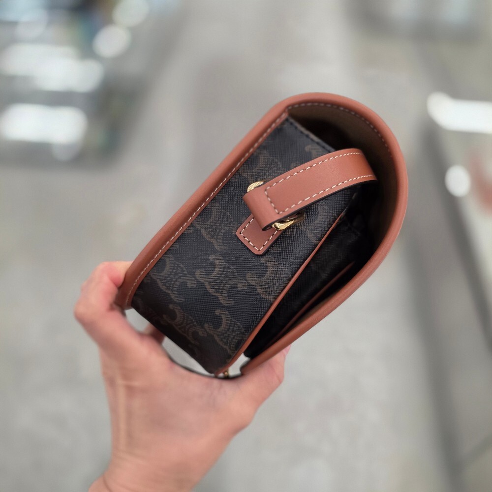 [아울렛] 셀린느 트리옹프 캔버스 폴코백 191502BZJ.04LU