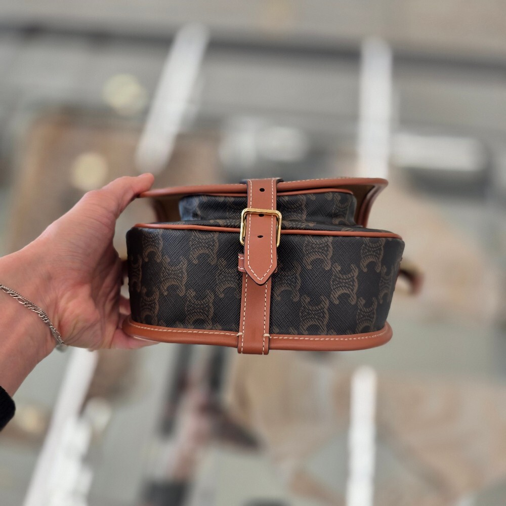 [아울렛] 셀린느 트리옹프 캔버스 폴코백 191502BZJ.04LU